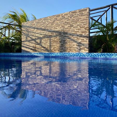 Hotel Suites La Roca Cancun Exterior photo