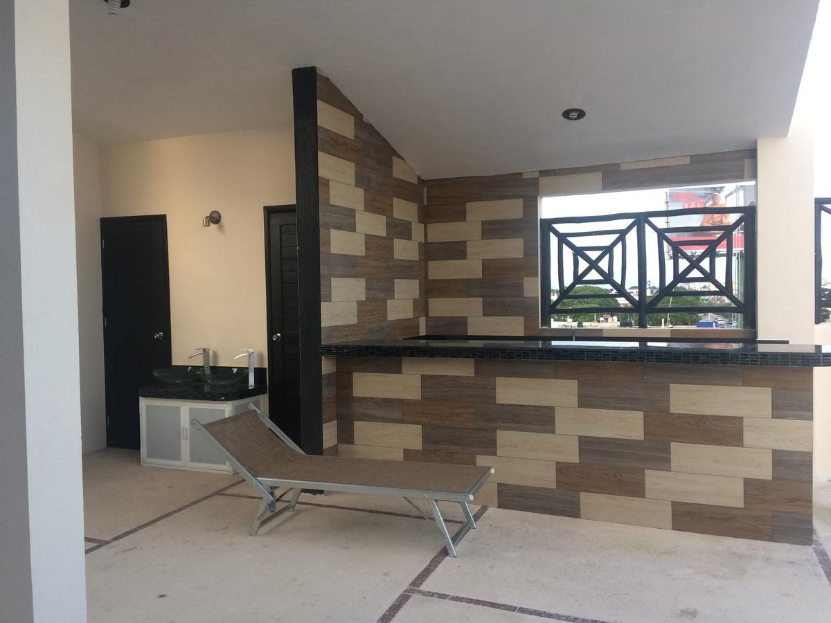 Hotel Suites La Roca Cancun Exterior photo