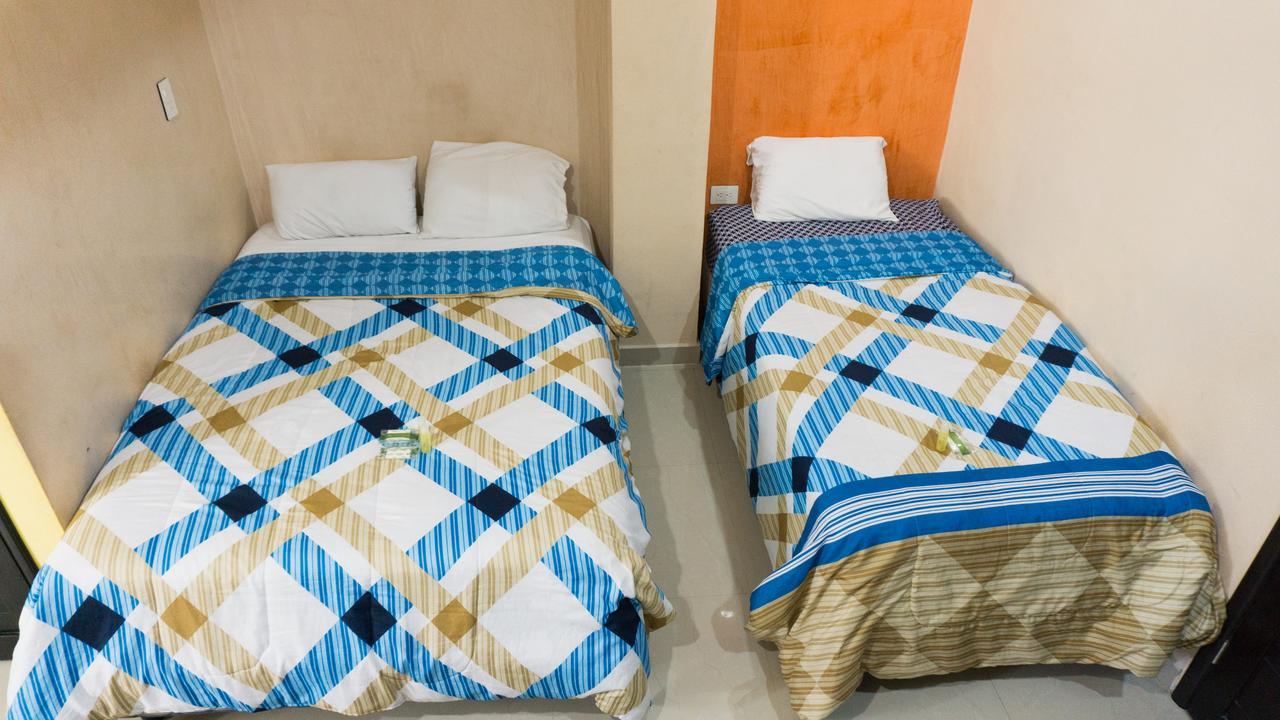 Hotel Suites La Roca Cancun Exterior photo