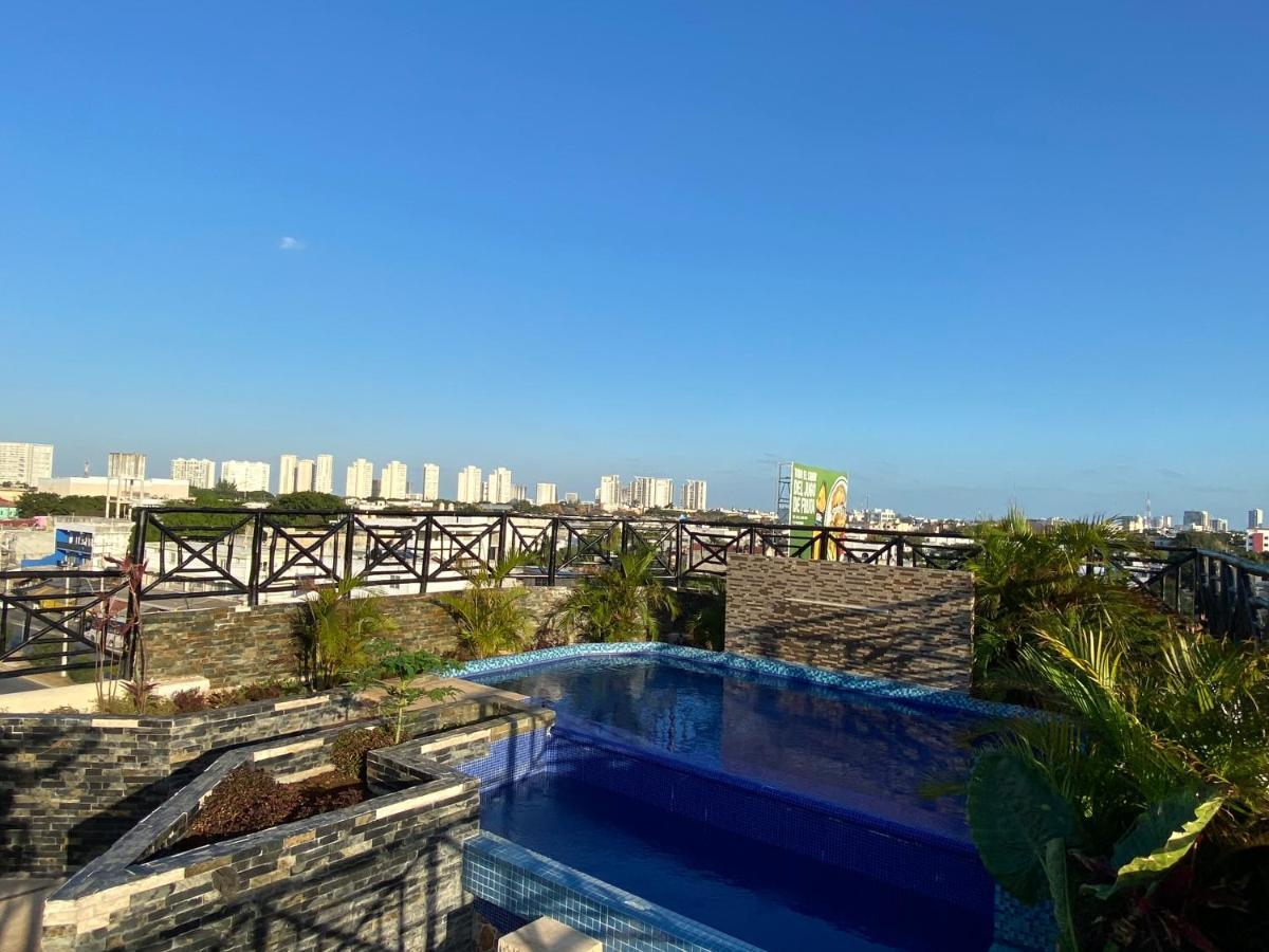 Hotel Suites La Roca Cancun Exterior photo