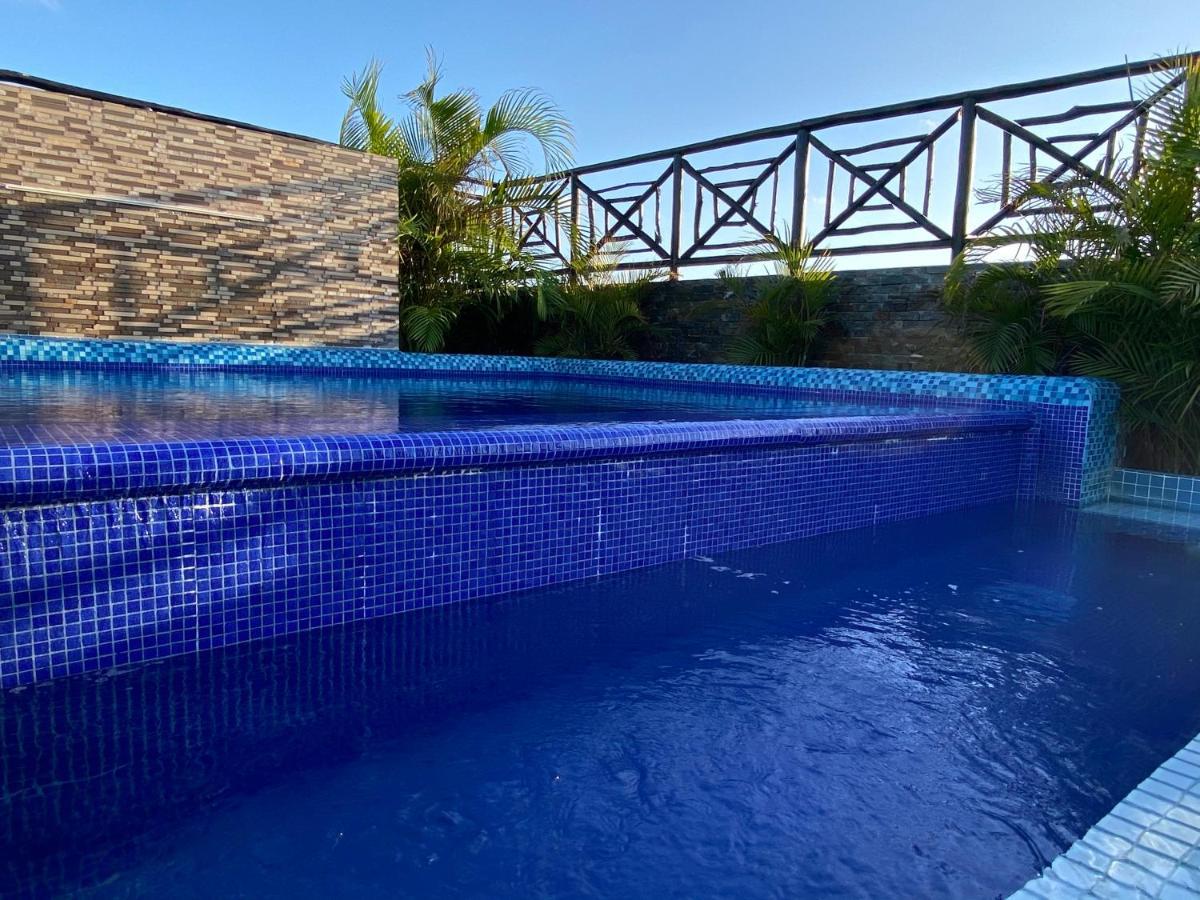 Hotel Suites La Roca Cancun Exterior photo